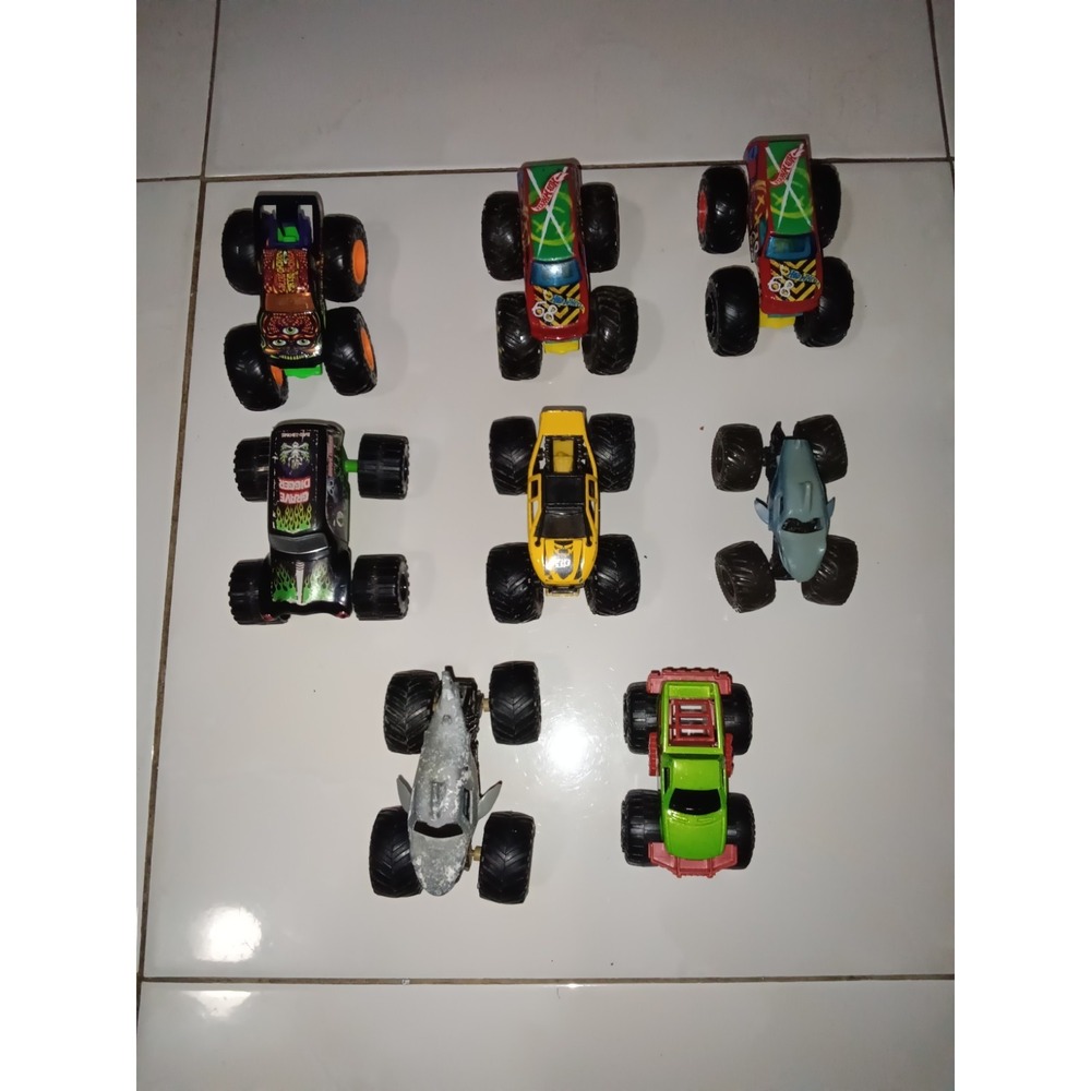 Hot Wheels Monster Jam 1:64 Diecast Metal Vehicle Lot Of 8 Mattel